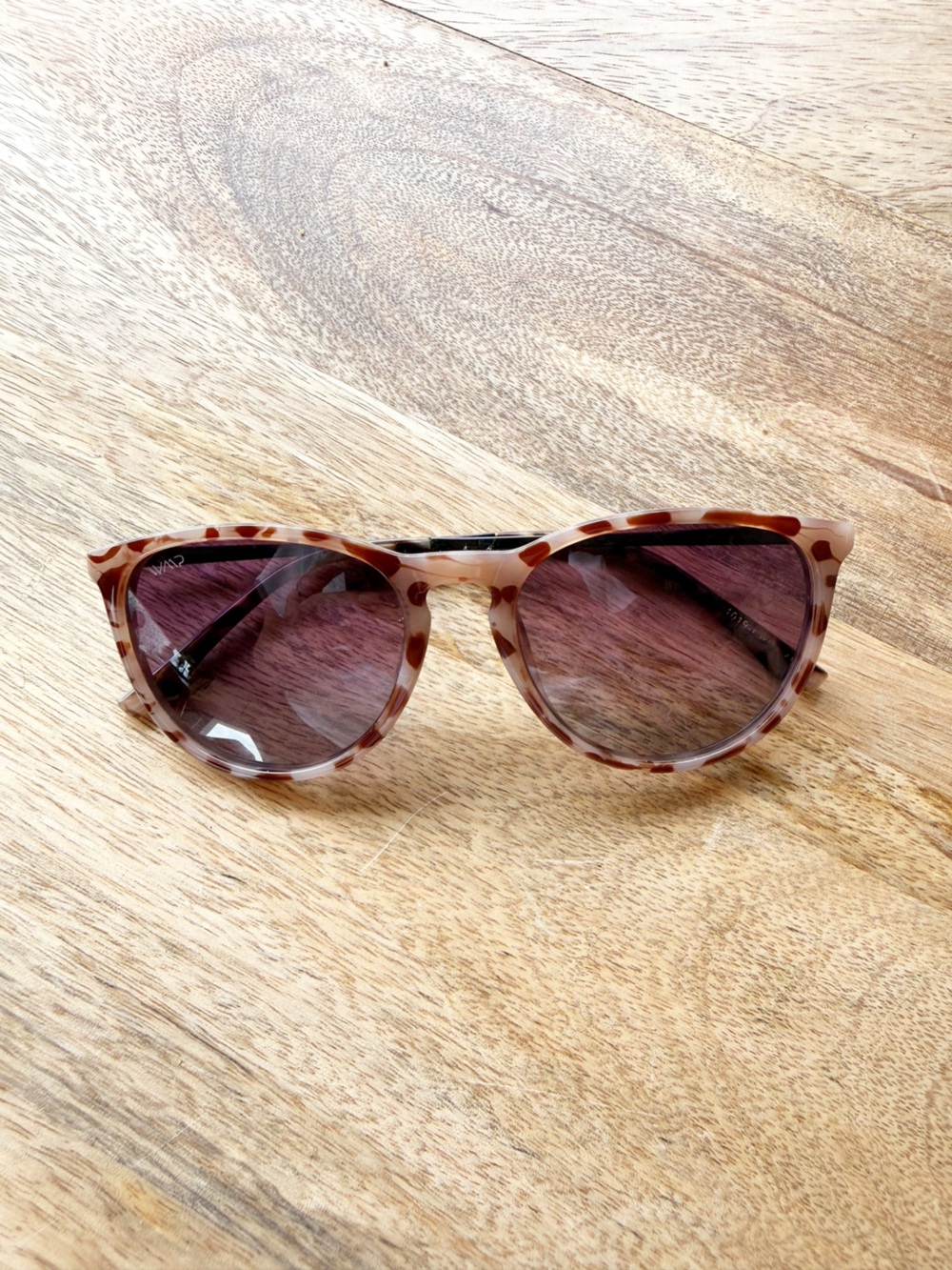WMP EYEWEAR Women's Tortoiseshell Frame Sunglasses with Purple Lenses
